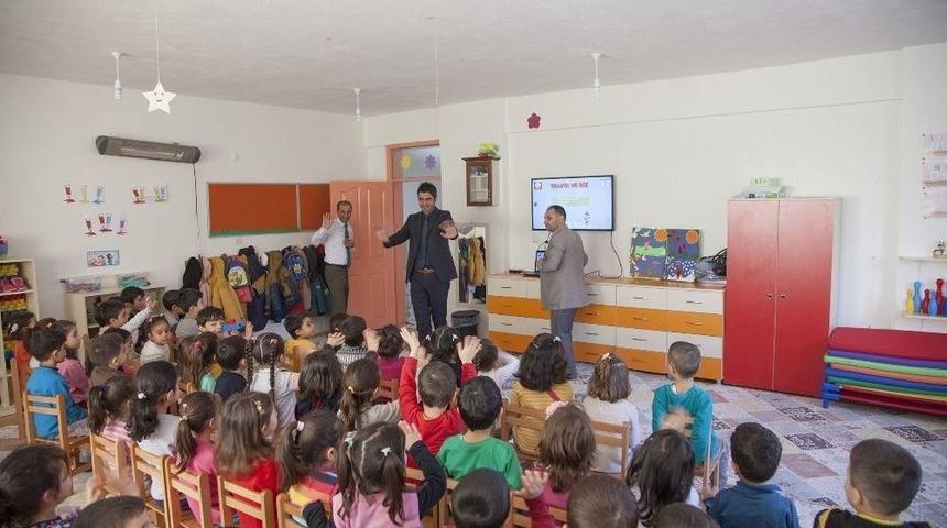 Ahlatlı &Ouml;ğrencilere Trafik Eğitimi