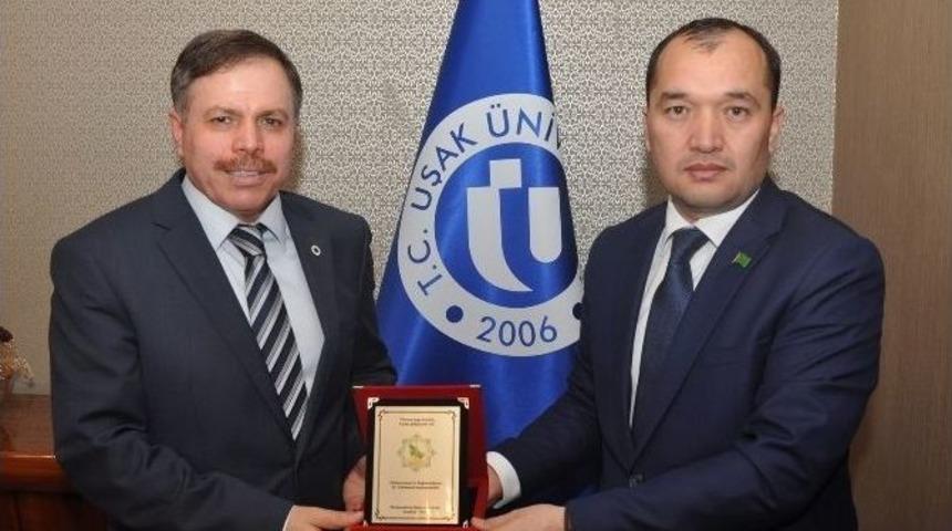 T&uuml;rkmenistan İstanbul Başkonsolosu Uşak &Uuml;niversitesi&rsquo;ni Ziyaret Etti