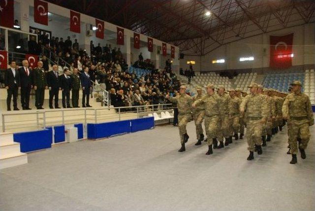 Tokat’ta Olumsuz Hava Şartları Nedeni İle Yemin Töreni Spor Salonunda Yapıldı