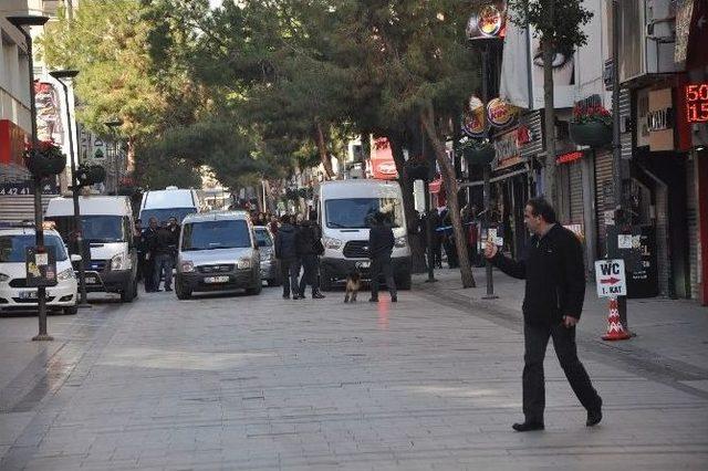 İzmir’de Büyük Bomba Paniği: 20 Bina Boşaltıldı, Aramalar Yapıldı