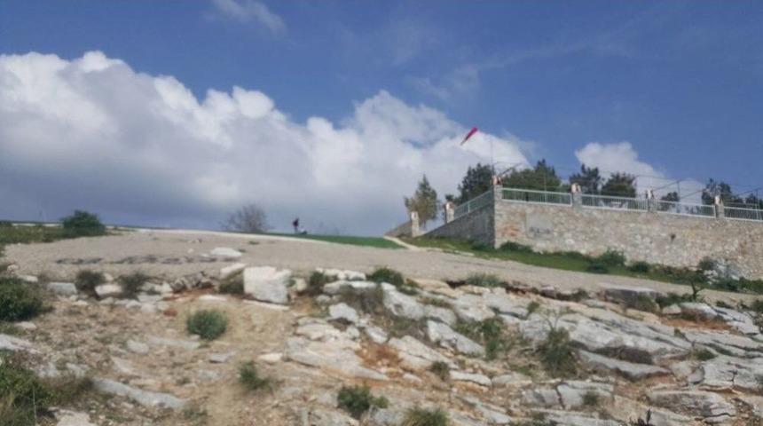 Milas&rsquo;ta Paraş&uuml;t Kazası; 1 Yaralı