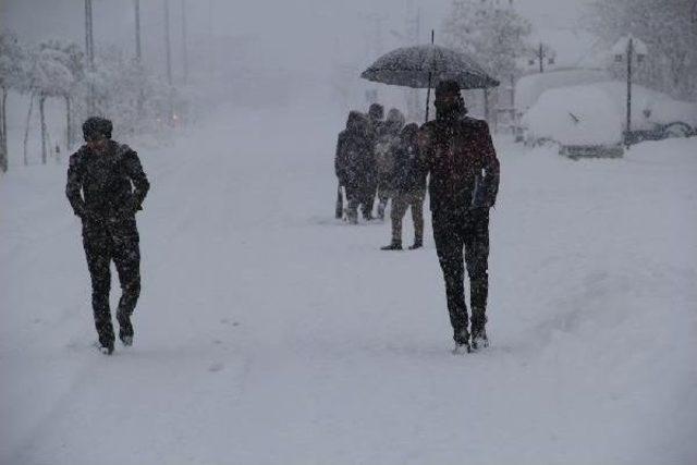 Başkale’De Kar Esareti