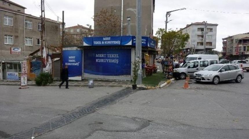 &Uuml;mraniye&rsquo;de Silahlı 3 Kişi Sigara Taşıyan Aracı Soydu