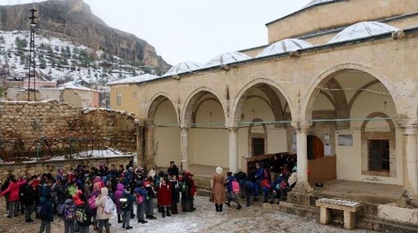 Sakarya Ortaokulundan Anlamlı Davranış