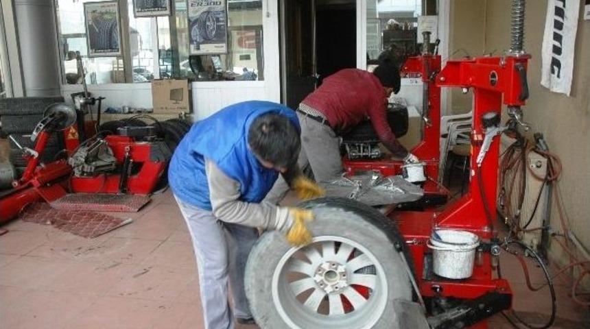 Lastik&ccedil;ilerde Kış Yoğunluğu