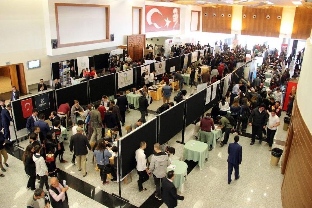 3. İnsan Kaynakları Ve İstihdam Fuarı A&ccedil;ılışında Konuşan Vali Amir &Ccedil;i&ccedil;ek: