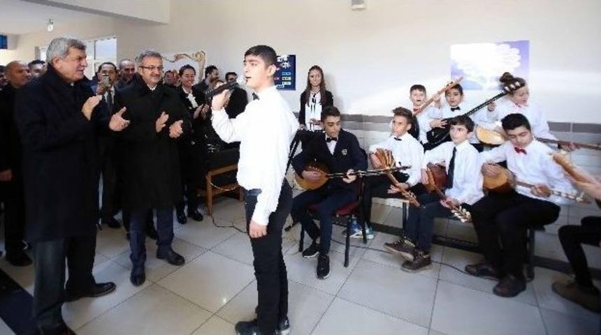 Başkan Karaosmanoğlu D&ouml;rt Okulda İnceleme Yaptı