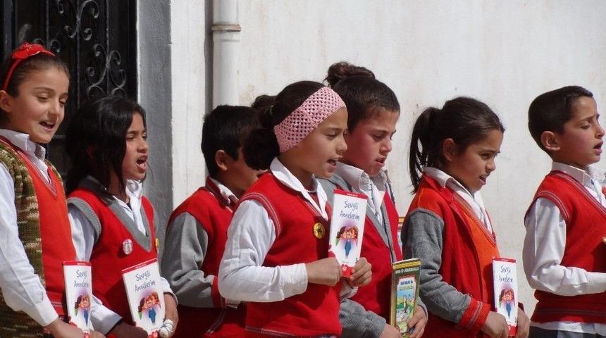 K&ouml;y Okullarımız K&uuml;t&uuml;phanesiz Kalmasın Etkinliği