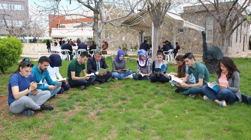 &ldquo;aydınlık Bir Gelecek İ&ccedil;in Kitap Okuyun&rdquo; Etkinliği