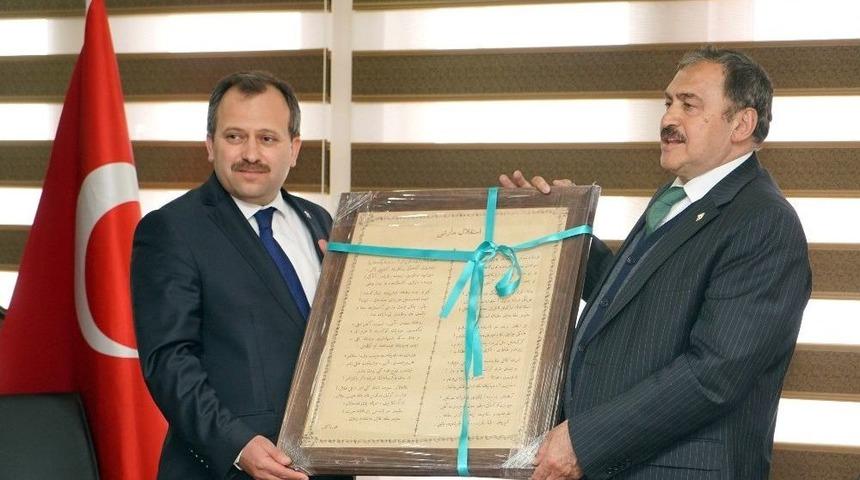 Bakan Eroğlu: &ldquo;kılı&ccedil;daroğlu&rsquo;nun Gizlice &lsquo;evet&rsquo; Vereceğine İnanıyorum&rdquo;