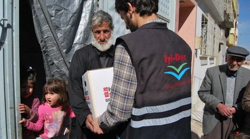 Suriyelilere İyider&rsquo;in Hazırladığı Yardım Kolileri Dağıtıldı