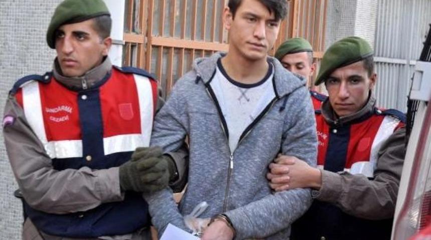 Ağabeyini Namaz Kılarken Bı&ccedil;aklayan Sanık: Kazayla Oldu