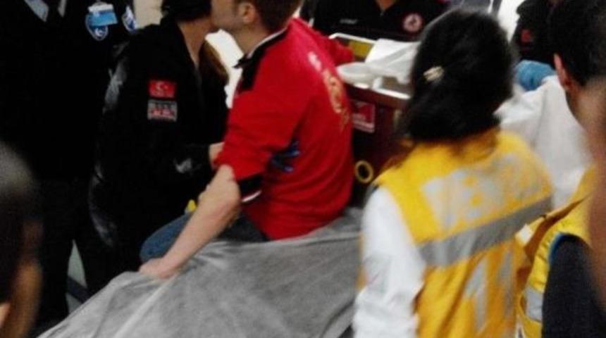 Elini Kaptırdığı Kıyma Makinesi Ile Hastaneye Getirildi