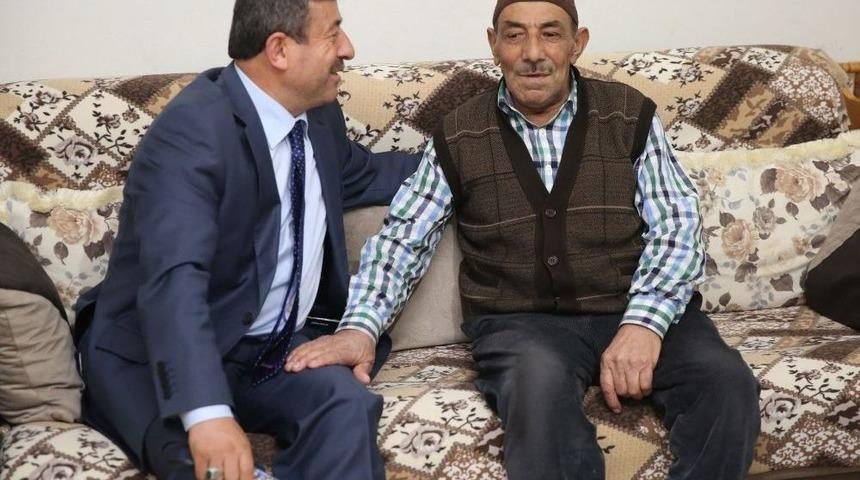 Başkan Karabacak Yaşlı Se&ccedil;mene Ara&ccedil; Tahsis Edecek