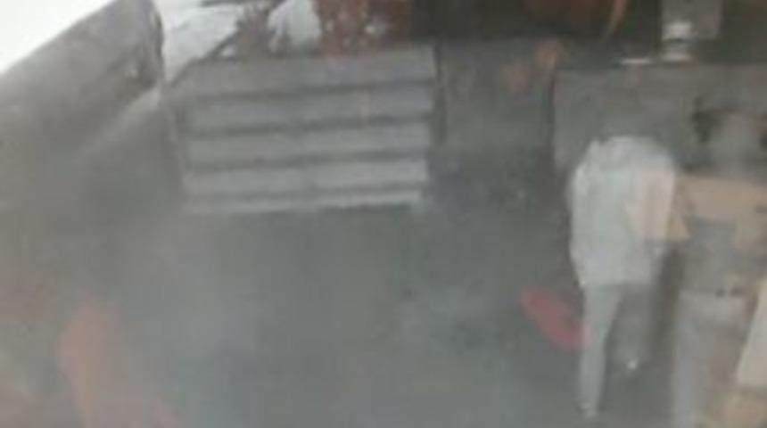 Hırsızlık Anı Saniye Saniye Kamerada