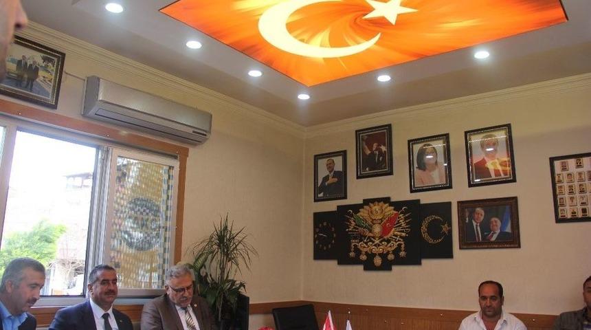 Milletvekili Y&uuml;ksel Taksi Durağını Ziyaret Etti