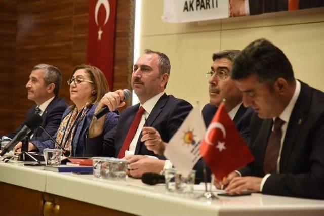 Gaziantep’te Muhtarlara Referandum Süreci Anlatıldı