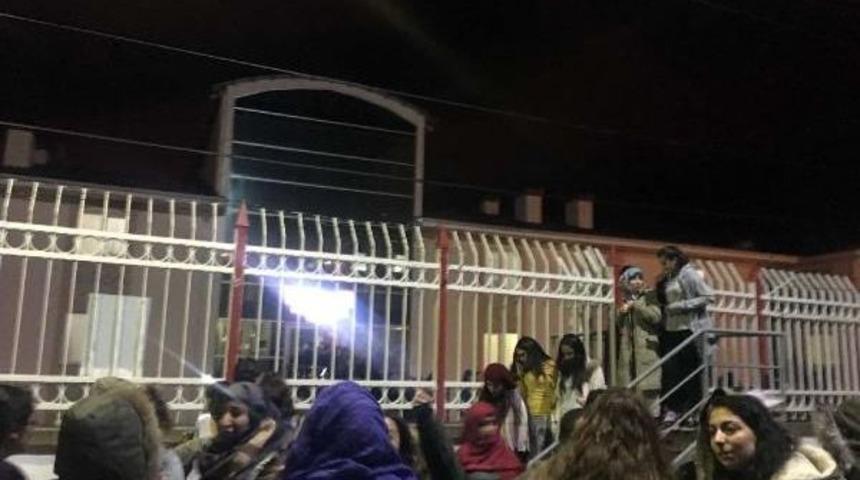 Sakarya Kız &Ouml;ğrenci Yurdu'nda Doğalgaz Ka&ccedil;ağı Paniği