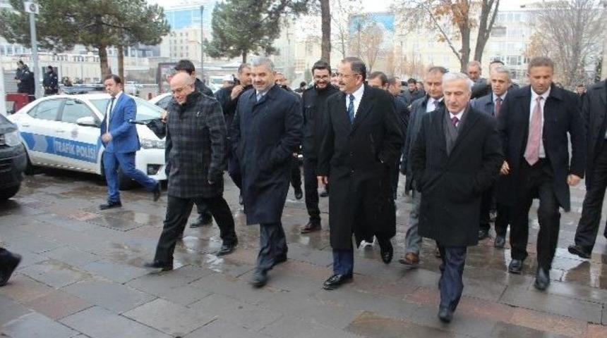 Bakan &Ouml;zhaseki &Ccedil;arşı Esnafını Ziyaret Etti, Pastırma Yedi