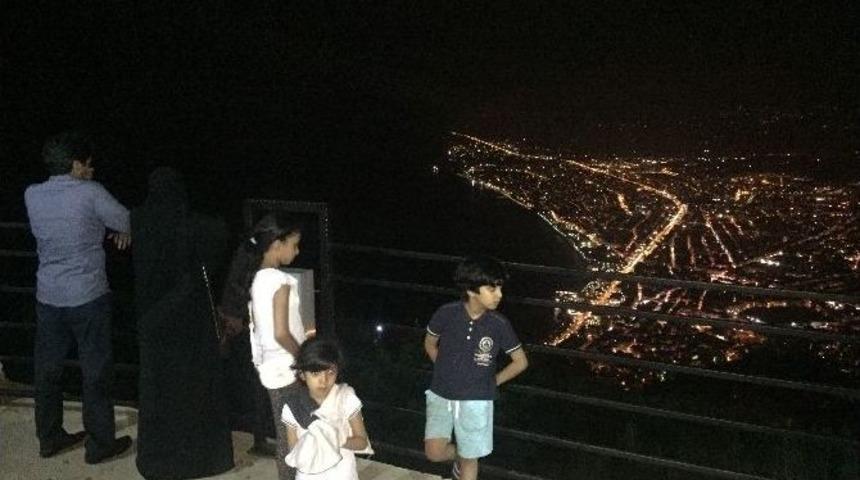 Vali Balkanlıoğlu: &ldquo;turist Sayısı 500 Bini Ge&ccedil;ti&rdquo;