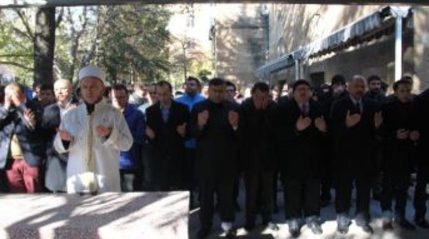 Isparta&rsquo;da Halep Şehitleri İ&ccedil;in Gıyabi Cenaze Namazı