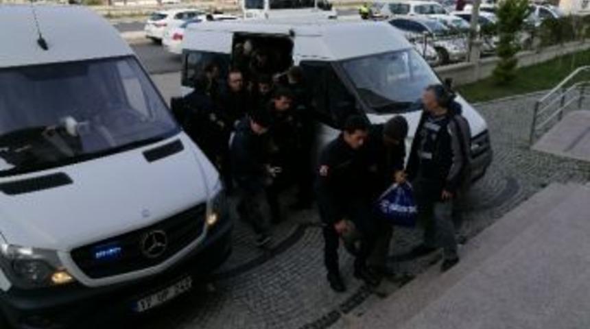 Biga&rsquo;da Fet&ouml; Operasyonu: 17 G&ouml;zaltı