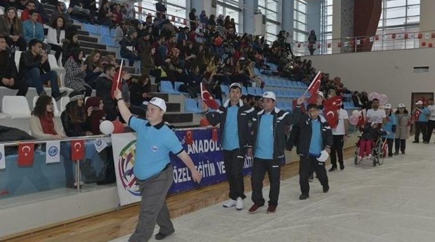 Km&uuml;&rsquo;de Engelliler Spor Ş&ouml;leni D&uuml;zenlendi