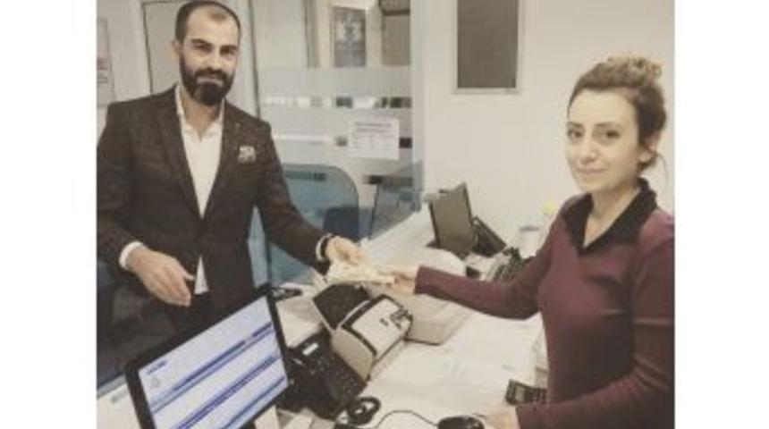 Erdoğan &Ccedil;ağrıyı Yaptı, Dolarlarını Bozdurdu