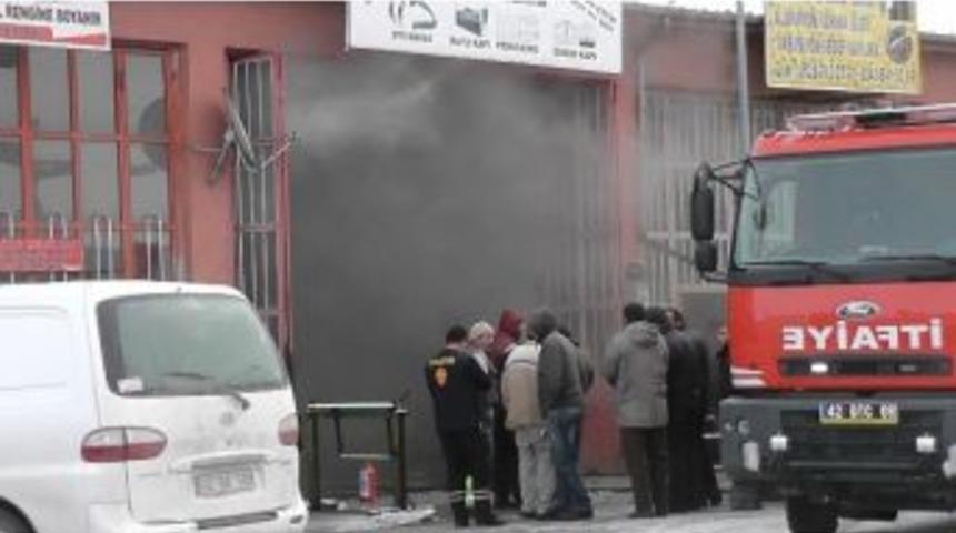 Kulu&rsquo;da İş Yeri Yangını