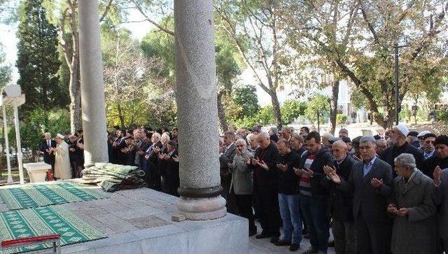 Halep’te Öldürülen Müslümanlar İçin Gıyabi Cenaze Namazı Kılındı