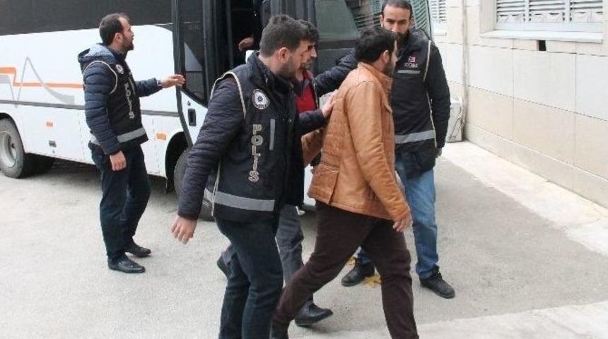 8 İlde Yapılan Fet&ouml; Operasyonunda G&ouml;zaltına Alınan 18 Ş&uuml;pheli Adliyeye Sevk Edildi