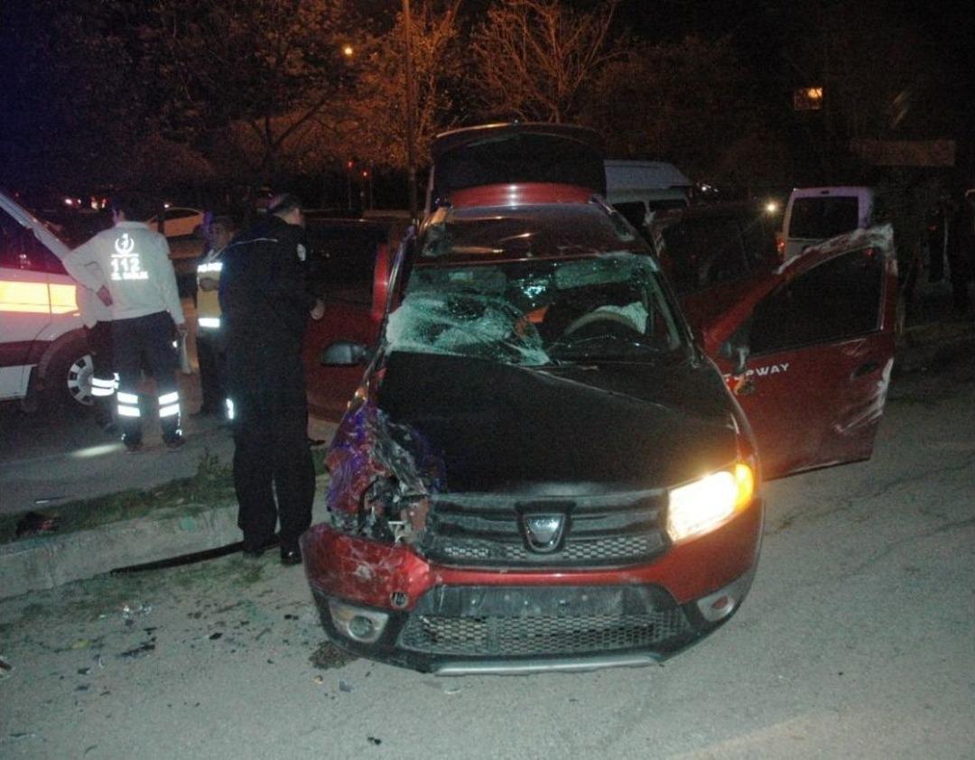 &lsquo;dur&rsquo; İhtarına Uymayan Ehliyetsiz S&uuml;r&uuml;c&uuml; Trafikte Dehşet Sa&ccedil;tı