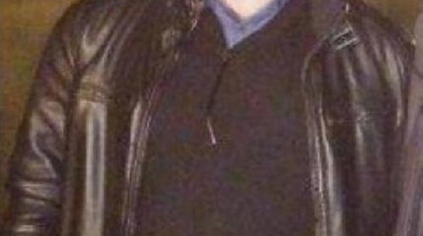 Eşini Ve Babasını Tabancayla Vurup Intihar Etti