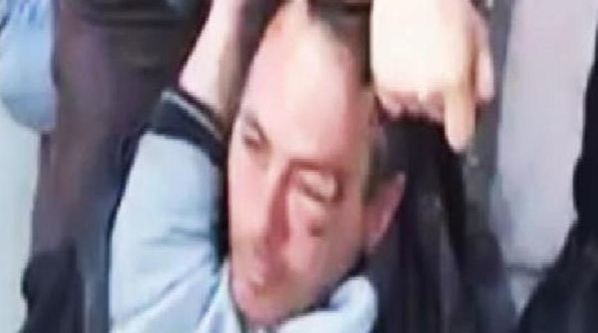 &Ouml;ğrencileri Taciz Ettiği Iddia Edilen Kişiye Vatandaş Dayağı