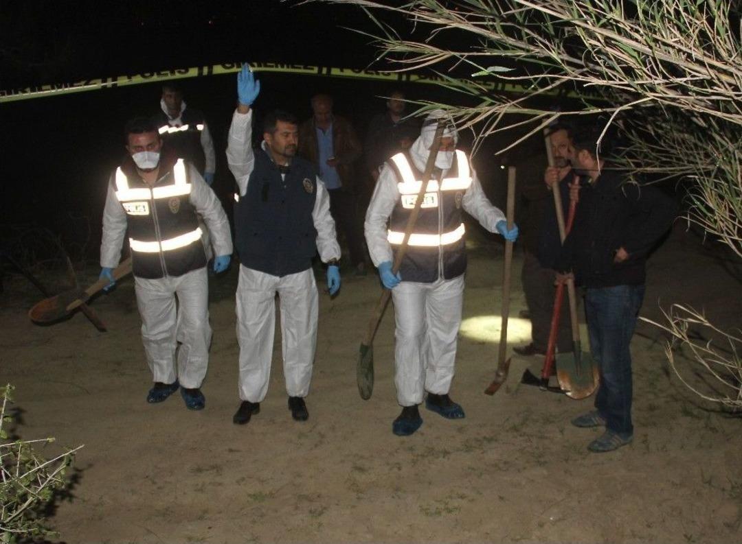 &Ouml;nce Dolandırdılar, Sonra İşkence Yapıp &Ouml;ld&uuml;rerek G&ouml;md&uuml;ler