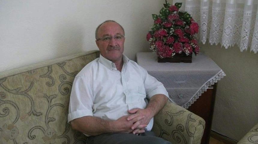 Tırla Otomobil &Ccedil;arpıştı: 2 &Ouml;l&uuml;, 3 Yaralı