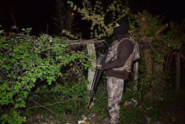 Adana'da Deaş Ve El Nusra Operasyonu: 11 Gözaltı