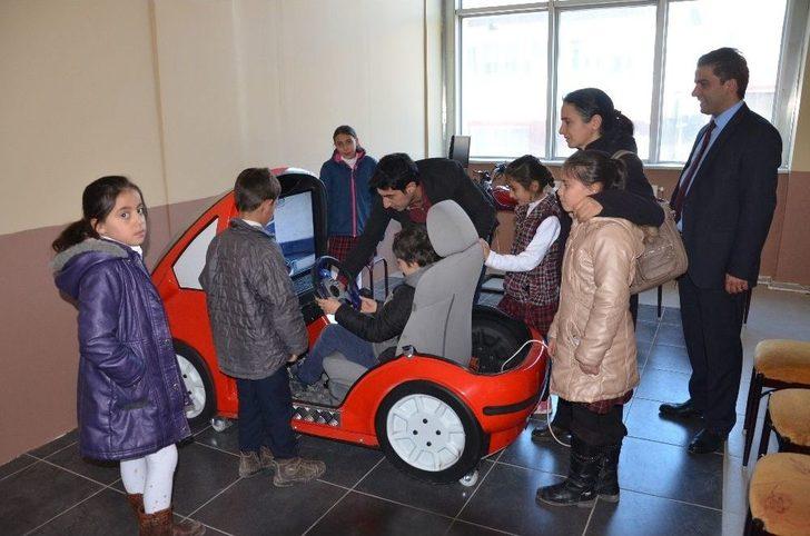 Kars’ta Öğrencilere Trafik Eğitimi G5