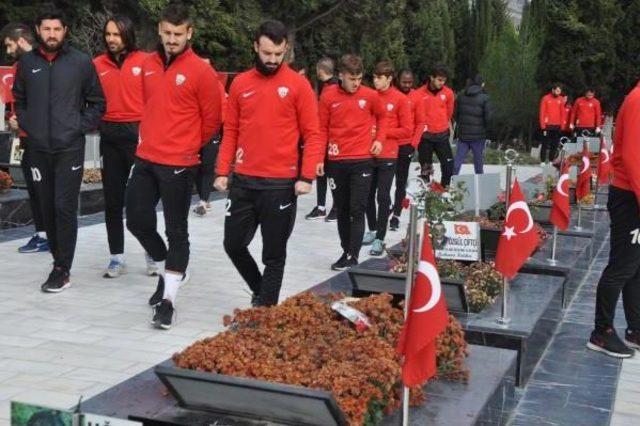 Somaspor Kulübü Şehit Madencileri Andı