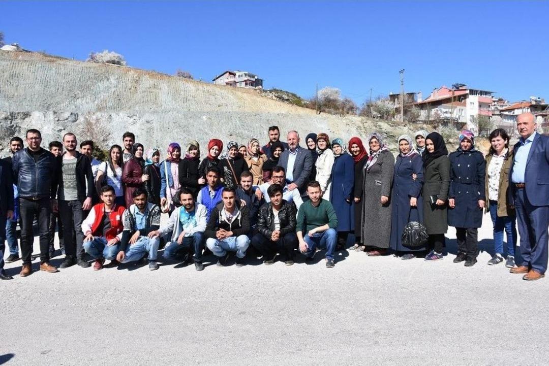 Dursunbey Ve Sındırgı&rsquo;ya 2019&rsquo;da Doğalgaz Gelecek