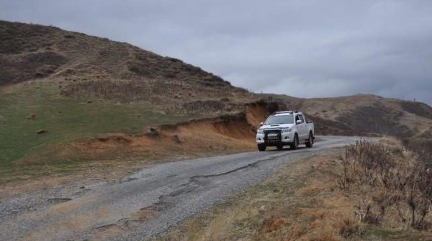 K&ouml;yl&uuml;ler Kendi Yollarını Yapıyor