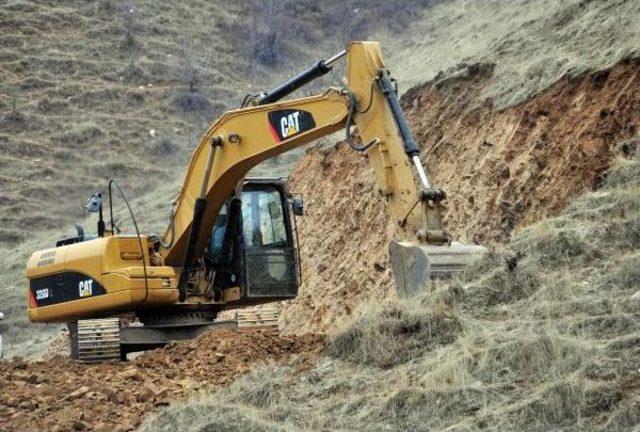 Köylüler Kendi Yollarını Yapıyor 2