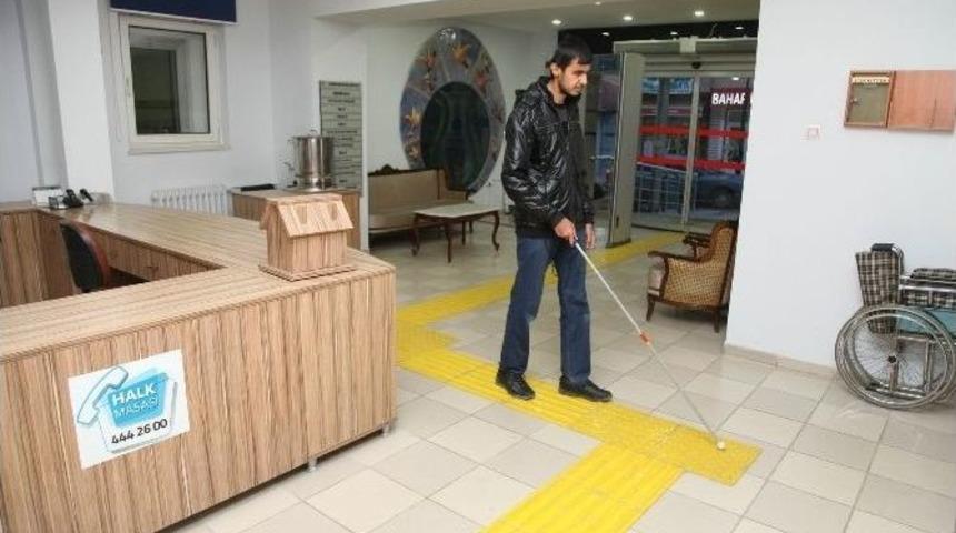 Odunpazarı Belediyesi Engelleri Kaldırmaya Devam Ediyor