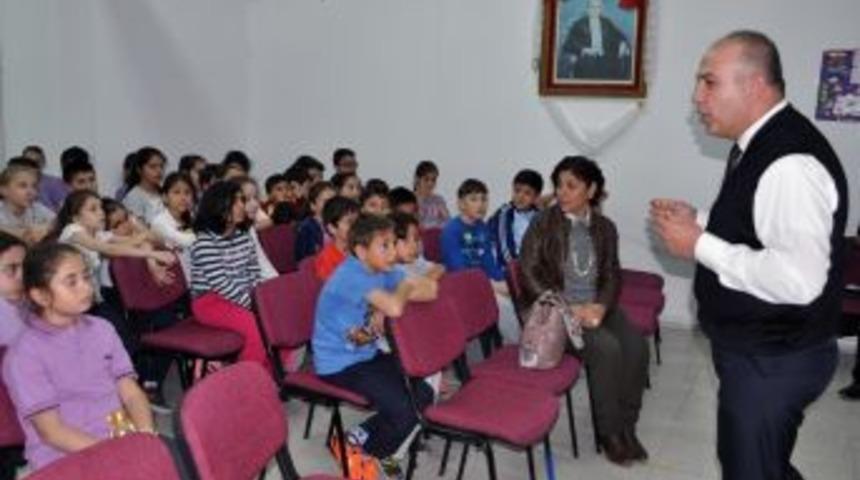 &Ouml;ğrencilere K&uuml;&ccedil;&uuml;k Yaşta Trafik Bilinci Aşılanıyor