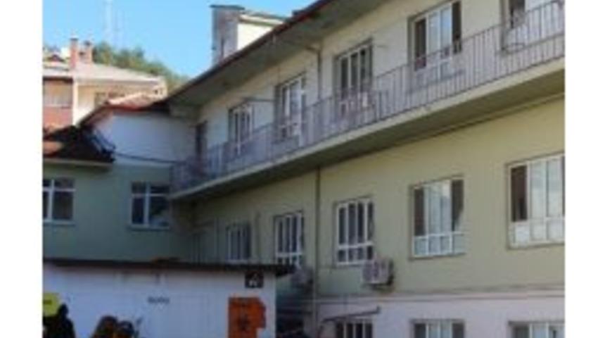 Kastamonu&rsquo;da Hastanenin &Ccedil;atısından D&uuml;şen İş&ccedil;i &Ouml;ld&uuml;