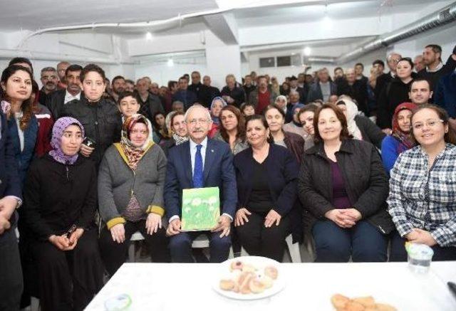 Kılıçdaroğlu Toplantıya Katıldı, Site Sakinlerinin Sorularını Yanıtladı