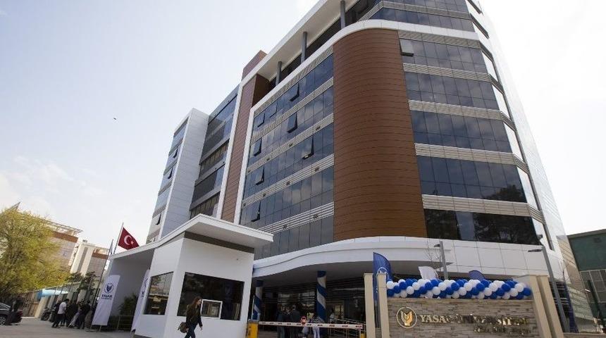 Yaşar Üniversitesinde 16. Yıl Gururu