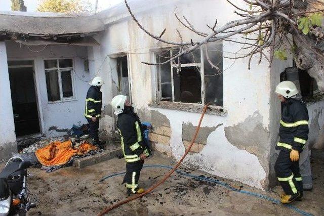 Adıyaman&rsquo;da İkamet Yangını 1