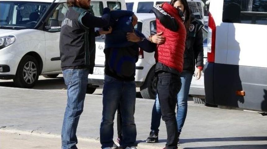Antalya&rsquo;da Uyuşturucu Operasyonu: 3 G&ouml;zaltı