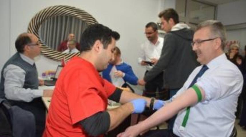 &Ouml;zkan L&ouml;semili &Ccedil;ocuk İ&ccedil;in Kan Verdi